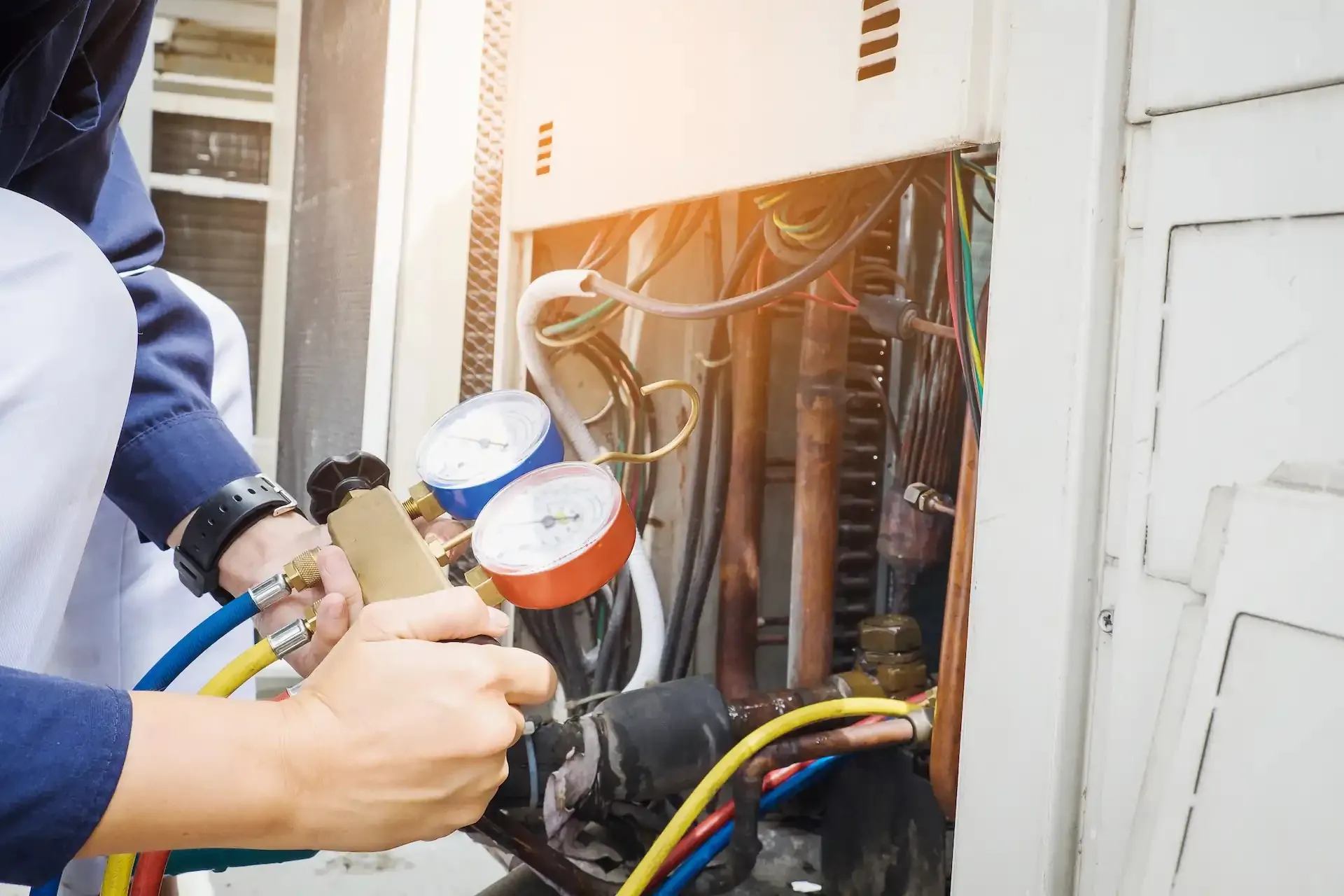 AC Capacitor Lifespan & Replacement Guide – Dubai Clean