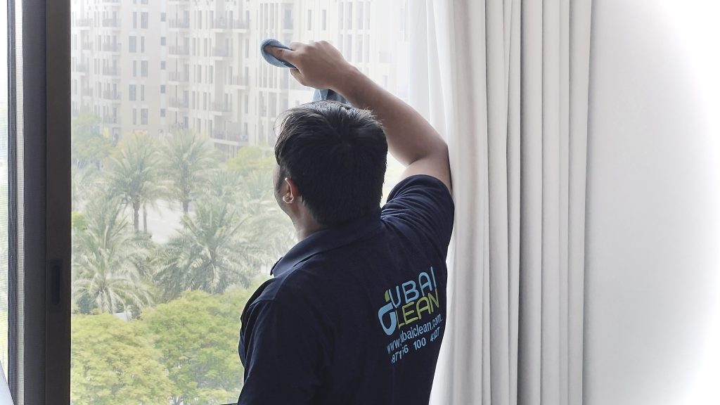 Expert Guide: Curtain Installation Prices in Dubai