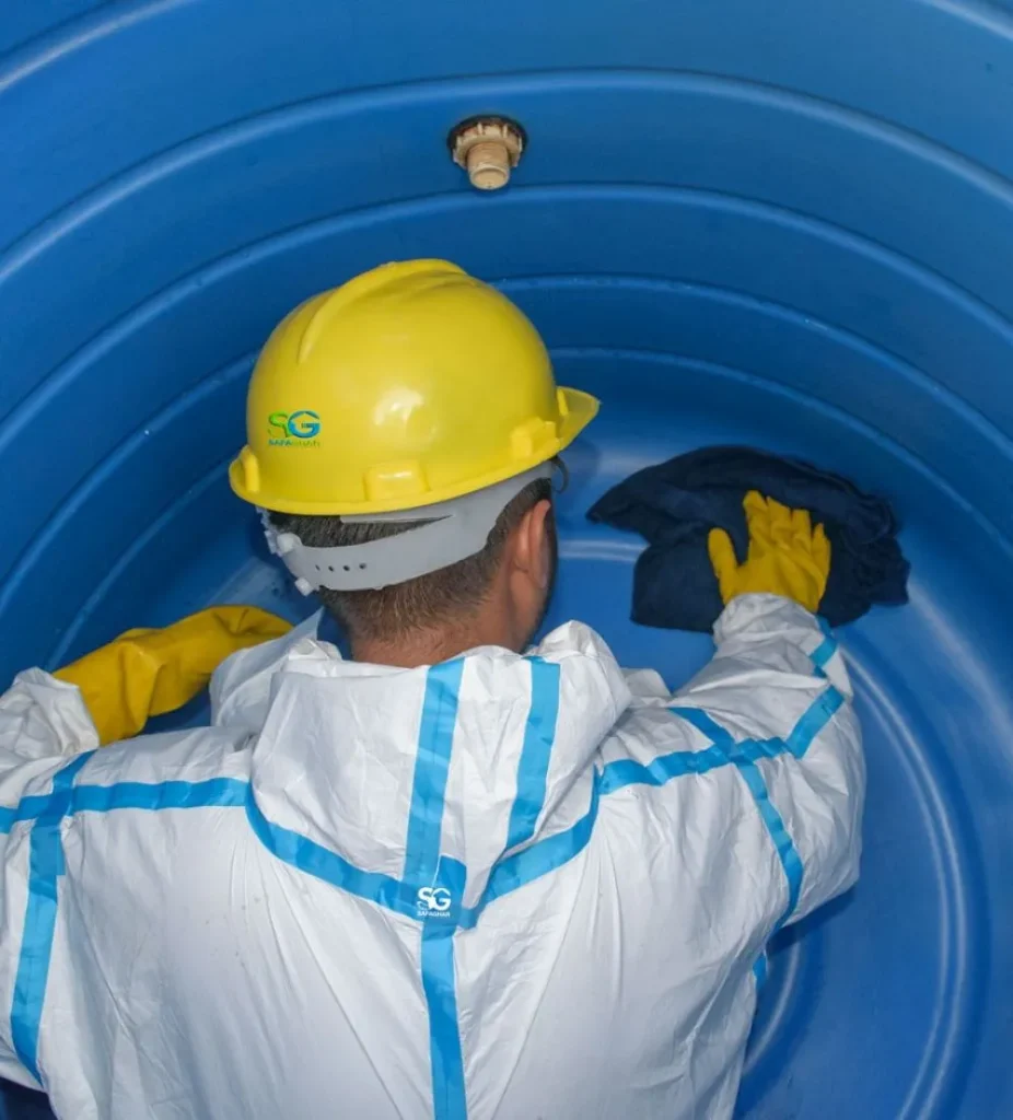 water tank cleaning scrubbing