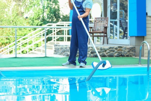 Swimming Pool Cleaning in Dubai
