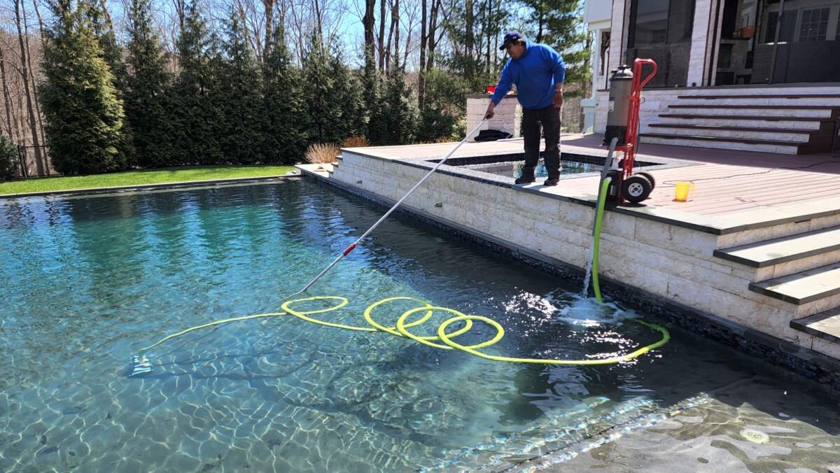 Swimming Pool Deep Cleaning