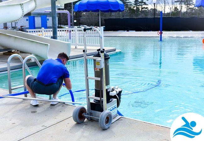 professional pool cleaners dubai