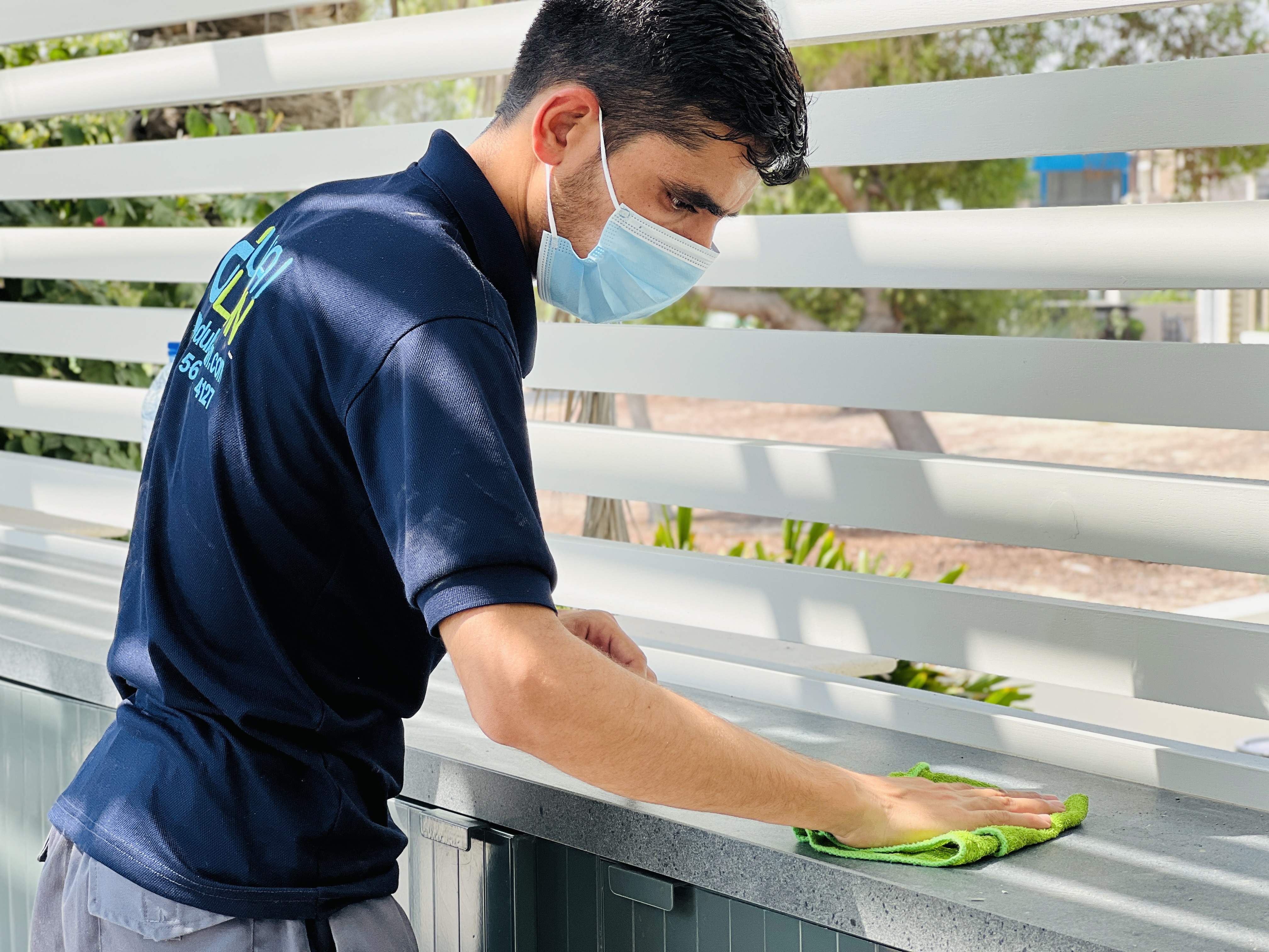 خدمات التنظيف والخدمات الفنية دبي (32)