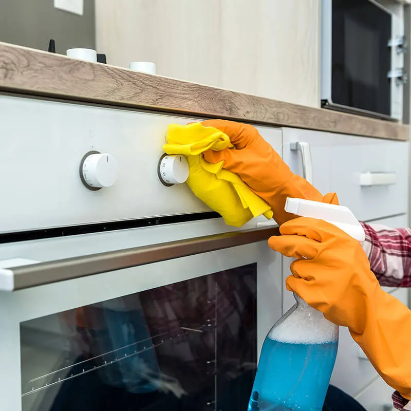 تنظيف الفرن في المرابع العربية