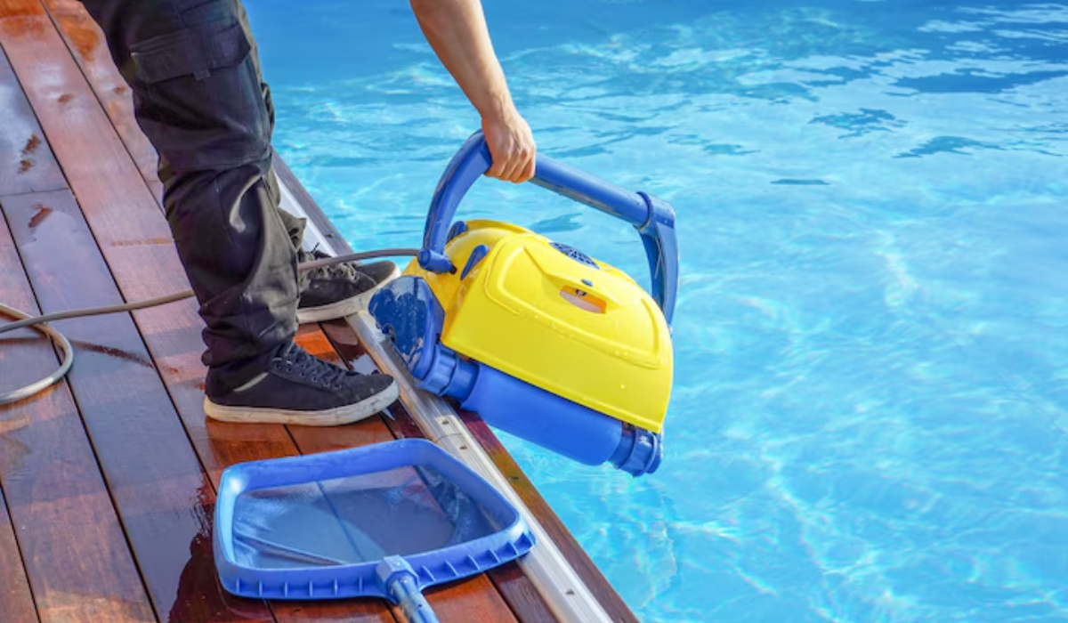 Swimming Pool Cleaning Process