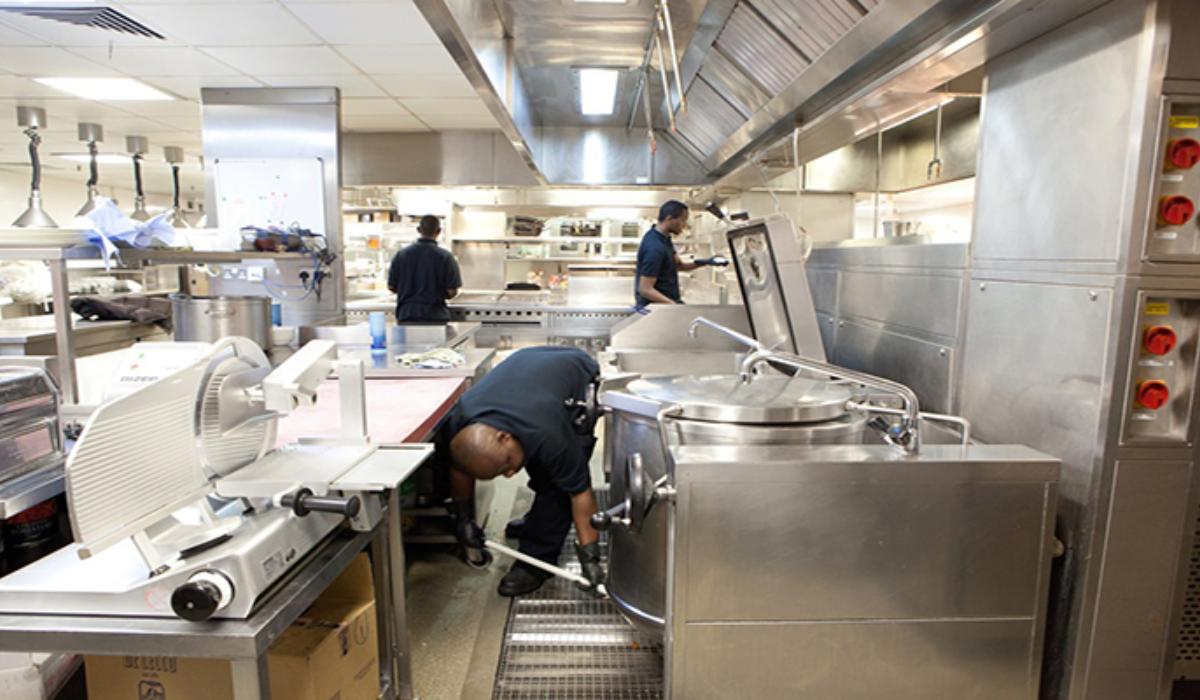 Restaurant Cleaning Guide | Equipment, Sanitation & Maintenance Tips