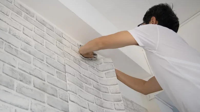 dcs dubai wallpaper fixing