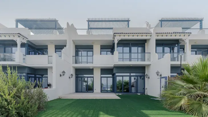 window cleaning services jumeriah dcs